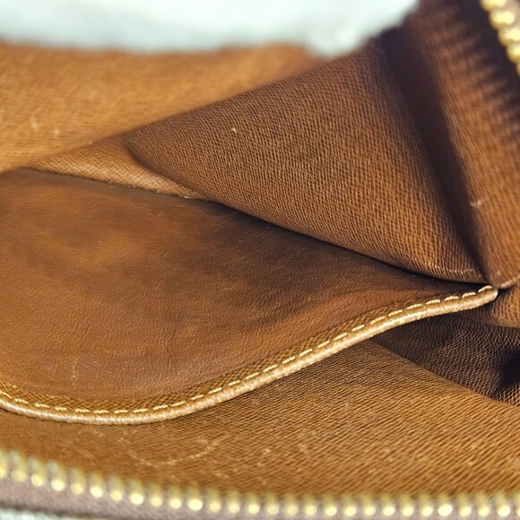 Louis Vuitton Monogram Danube - Picture 11 of 17